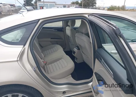 2017 Ford Fusion Se z USA, uszkodzony, nr VIN 3FA6P0H70HR299837